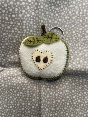 Handmade Felt Green Sliced Apple Keychain Ornanment